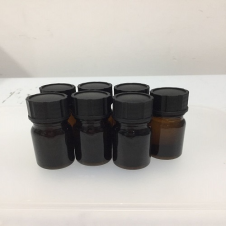 水溶 NaYF4 Yb3+ Er3+ 直径：50nm 浓度2mg/ml
